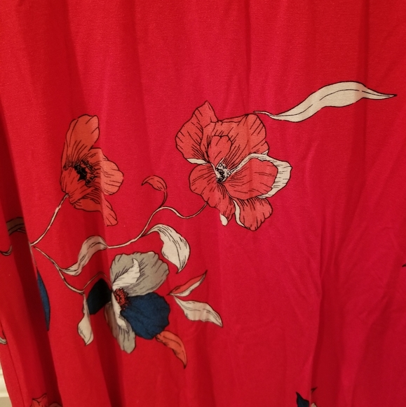 - St. John's Bay Red Flowery Dress/Blouse - Picture 10 of 11